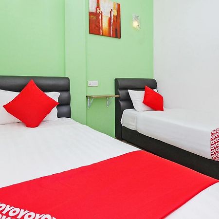 Oyo 850 Gold Star Hotel Chukai Eksteriør bilde