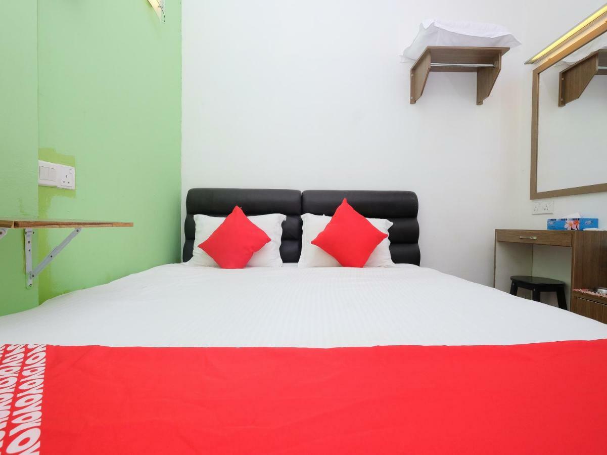 Oyo 850 Gold Star Hotel Chukai Eksteriør bilde