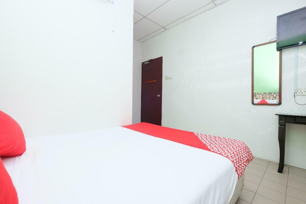 Oyo 850 Gold Star Hotel Chukai Eksteriør bilde